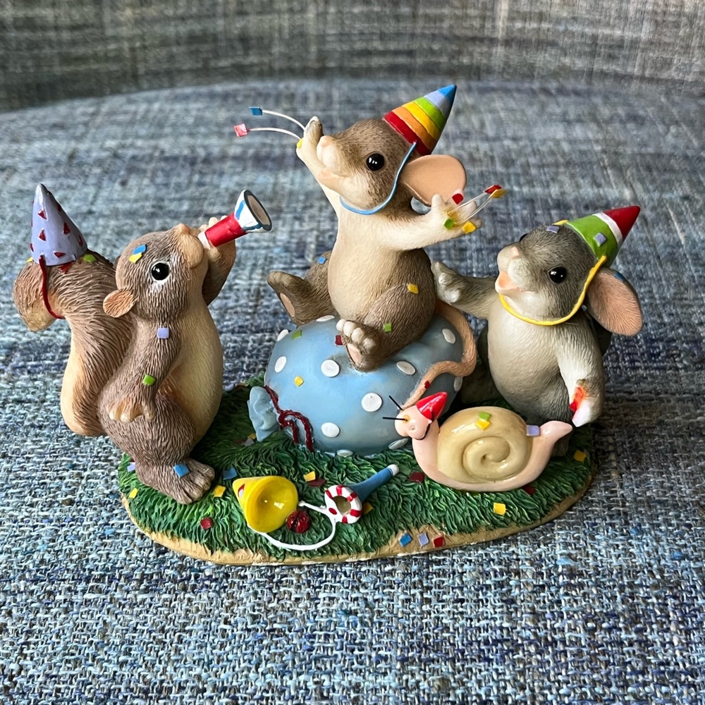 Charming Tails “party animals”